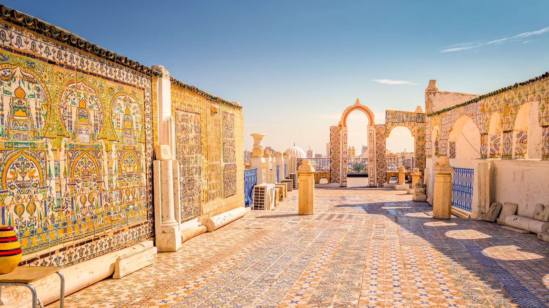 Tunis image 1