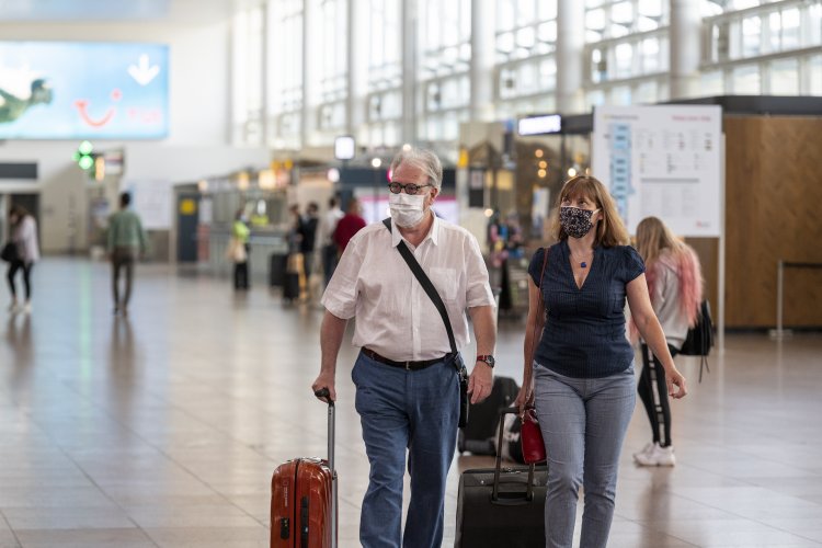 Masque à Brussels Airport.